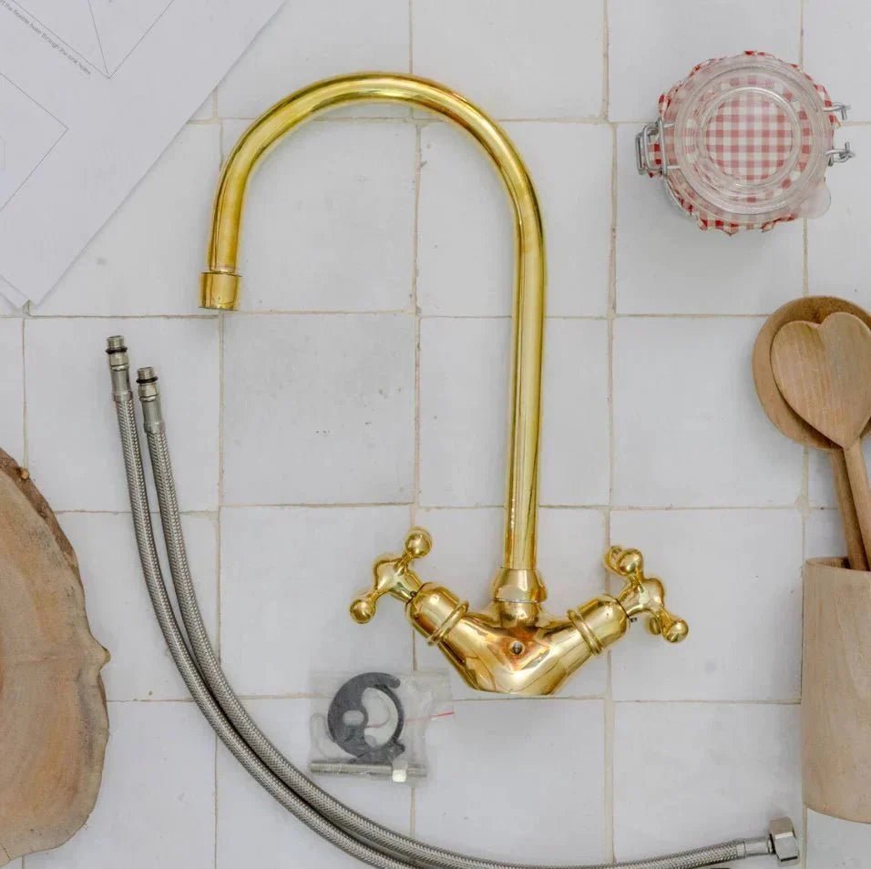 Brass Single Hole Bathroom Faucet, Antique Brass Gooseneck Bathroom Faucet - BRASSDORIA