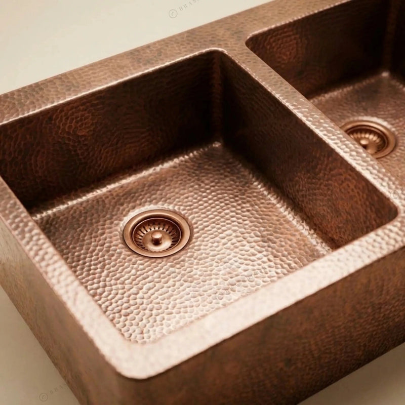 Double-Bowl Hammered Copper Farmhouse Sink – Small Bowl Right – Solara - BRASSDORIA
