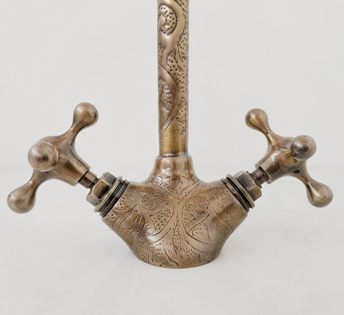 Oil Rubbed Bronze Faucet, Single Hole Brass Faucet for Bathroom - BRASSDORIA