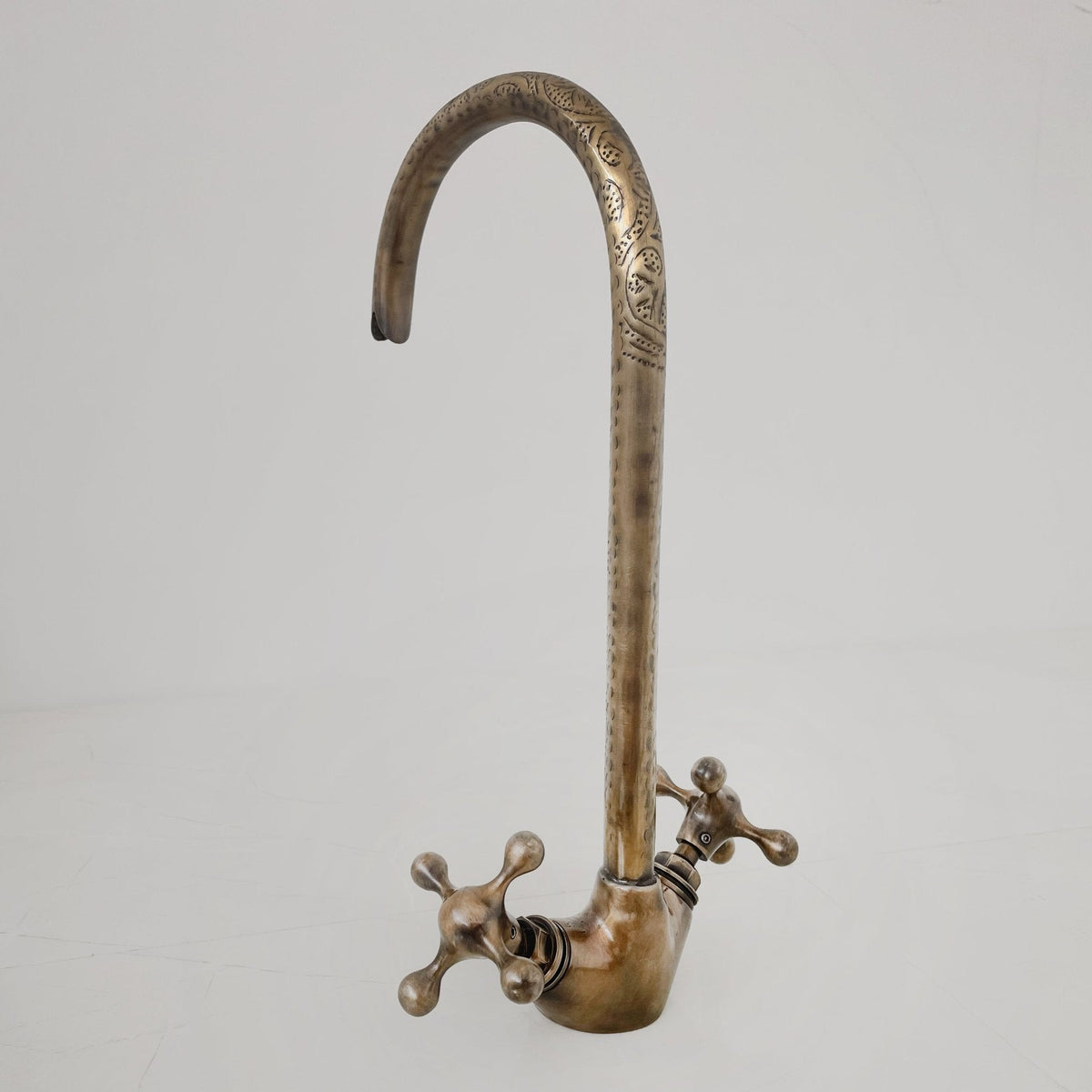 Oil Rubbed Bronze Faucet, Single Hole Brass Faucet for Bathroom - BRASSDORIA
