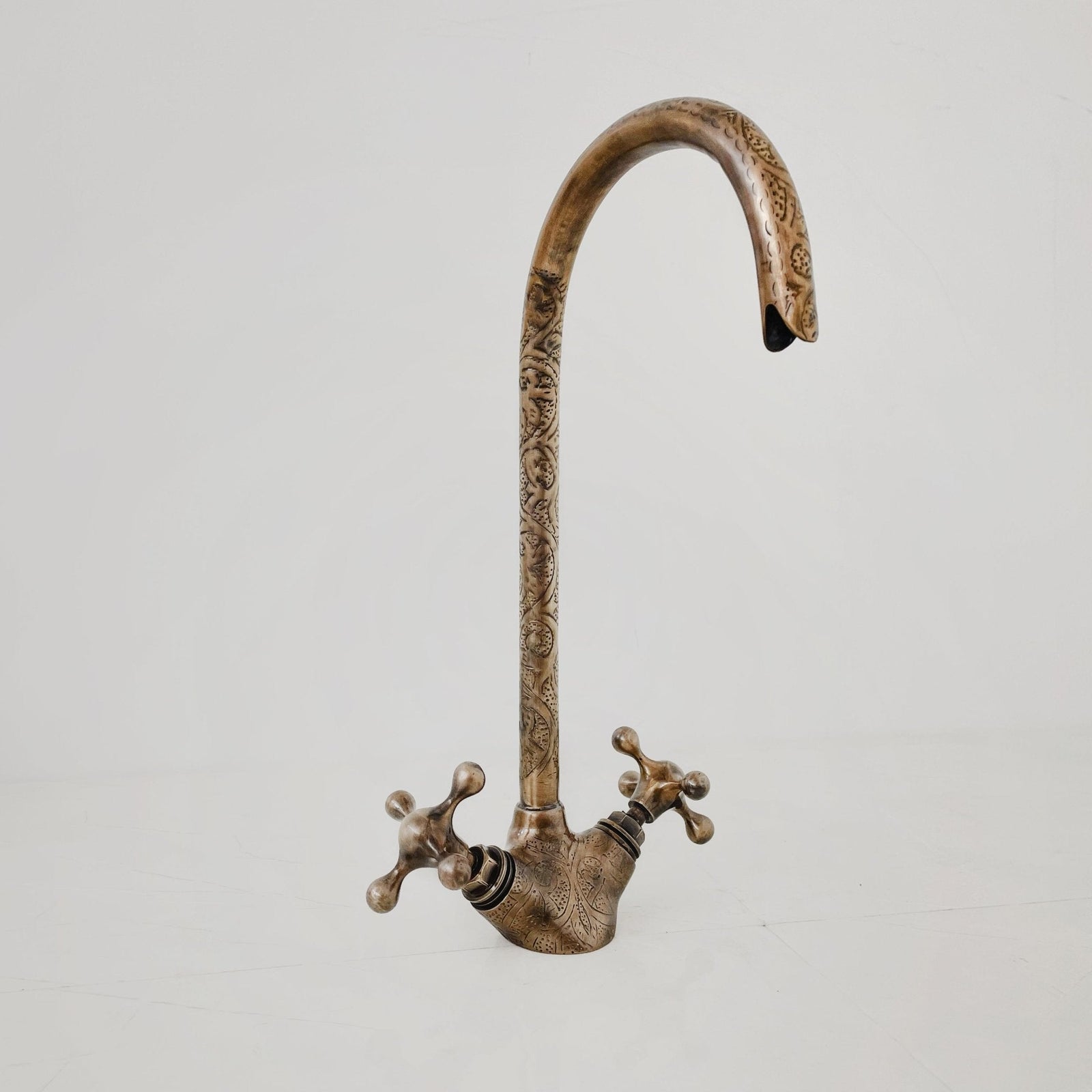 Oil Rubbed Bronze Faucet, Single Hole Brass Faucet for Bathroom - BRASSDORIA
