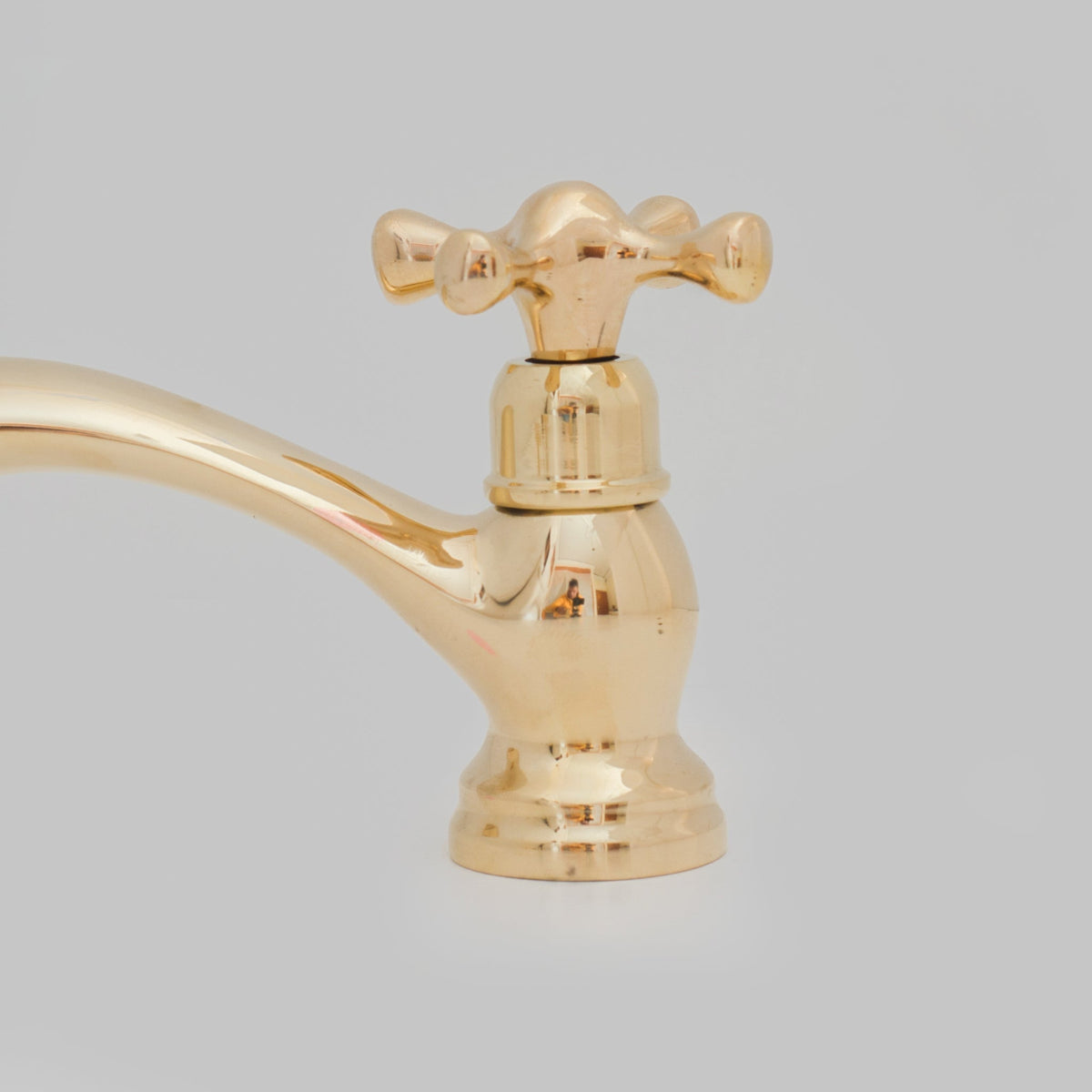 Single Hole Brass Bathroom Faucet - Brass Single Hole Bathroom Faucet - BRASSDORIA