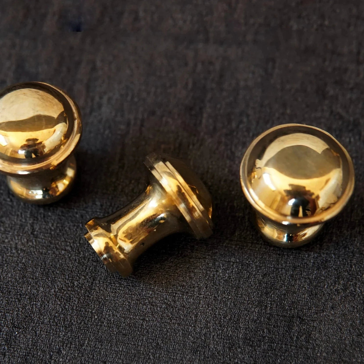 Unlacquered Brass Cabinet Knobs, Antique Brass Round Knob, Vintage Knobs - BRASSDORIA