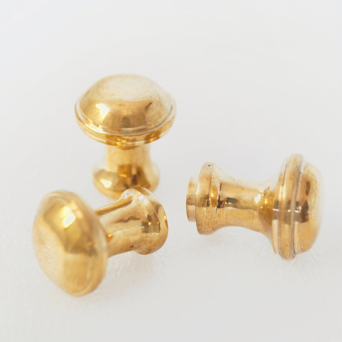 Unlacquered Brass Knobs, Antique Brass Round Knob, Vintage Cabinet Knobs - BRASSDORIA