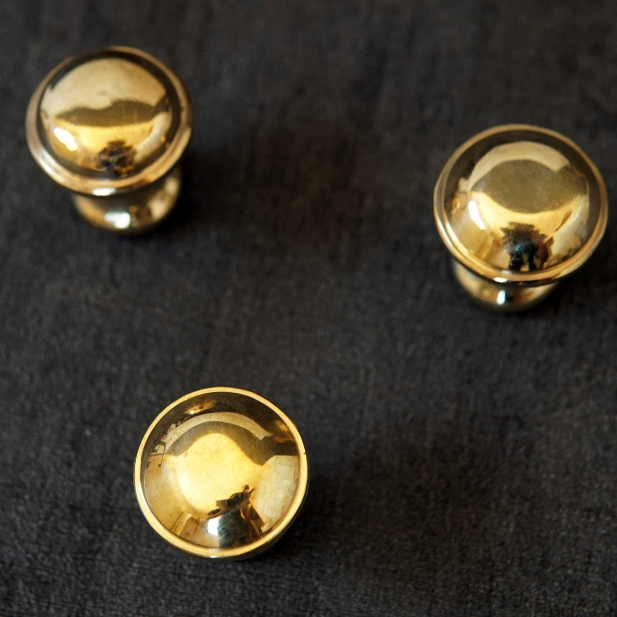 Unlacquered Brass Knobs, Antique Brass Round Knob, Vintage Cabinet Knobs - BRASSDORIA